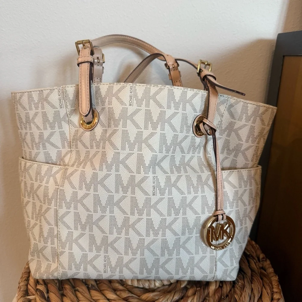 MICHAEL Michael Kors Jet Set Travel Tote Bag Ivory signature PVC - Picture 1 of 10
